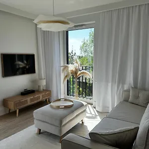  Apartament White 5 Min Airport